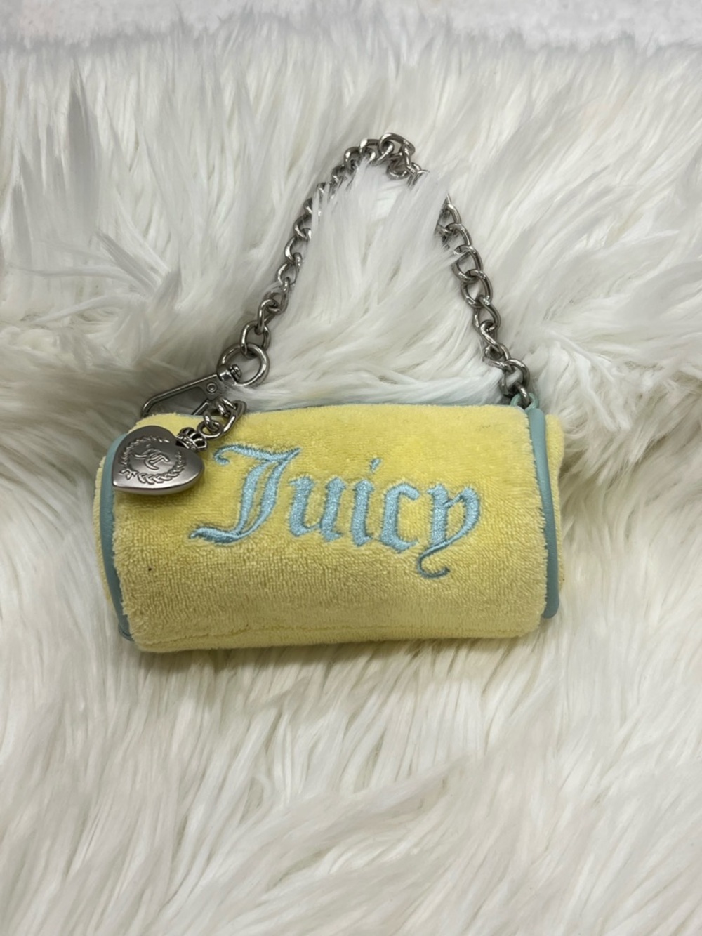 Juicy Couture Limited Edition 3-piece Yellow Terry Barrel Bag & Accessories - Picture 12 of 13